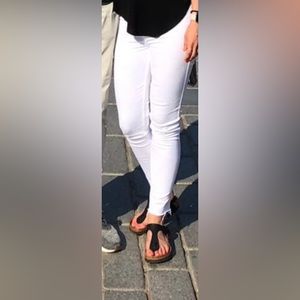 Abercrombie white jeans Size 25
